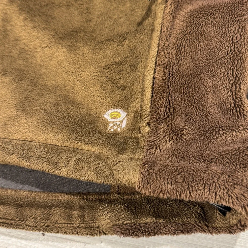 Mountain Hardwear no rips